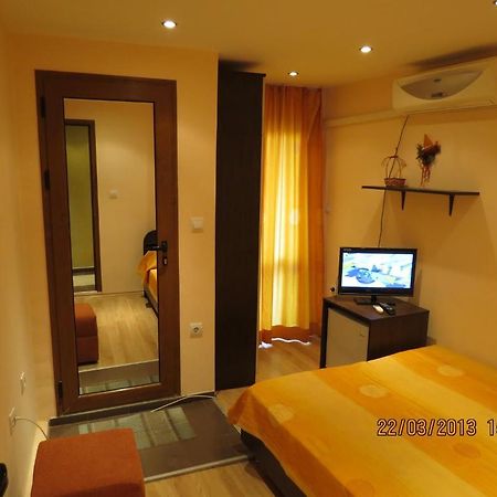 Family Hotel Lebed Neszebar Szoba fotó