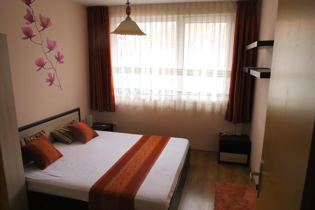 Family Hotel Lebed Neszebar Szoba fotó