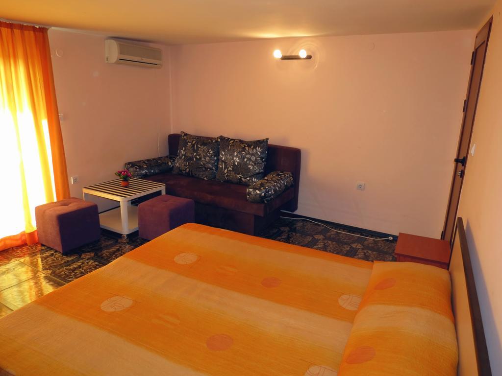 Family Hotel Lebed Neszebar Kültér fotó