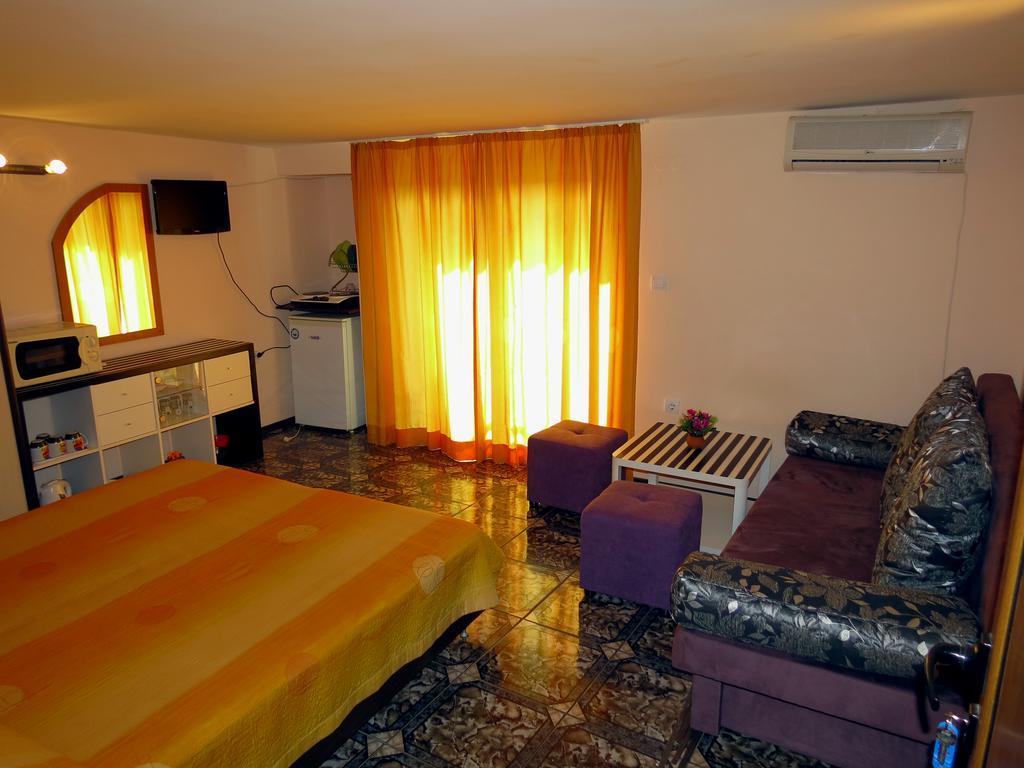 Family Hotel Lebed Neszebar Kültér fotó